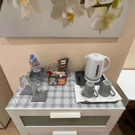 4 Bedroom Ground Floor For Up To 7 Guests Apartment London