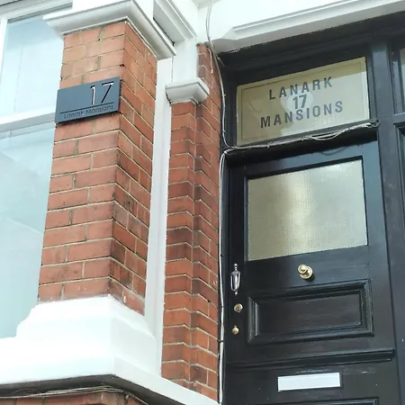 Apartment 4 Bedroom Ground Floor For Up To 7 Guests London