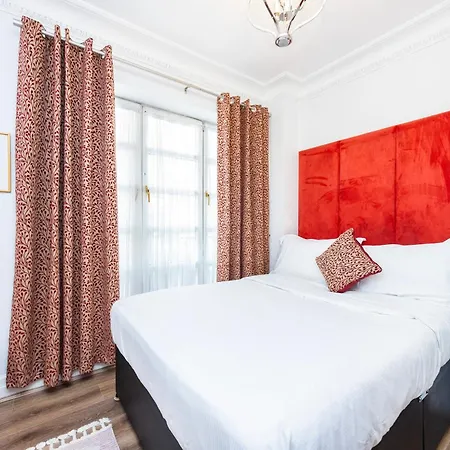Carlton Court - Mayfair Apartahotel
