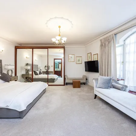 Apartahotel Carlton Court - Mayfair 5*