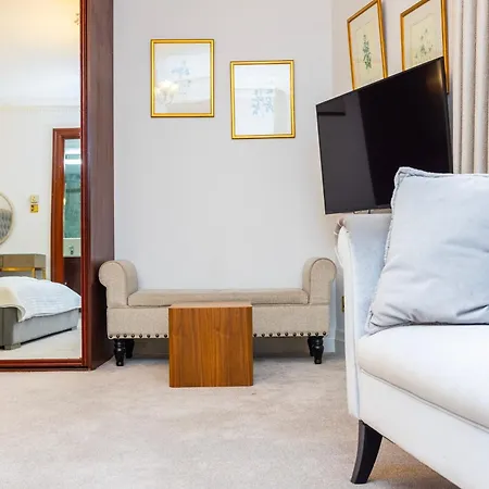 Apartahotel Carlton Court - Mayfair 5*