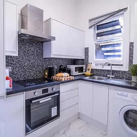 Spacious On Oxford Street 9gc *