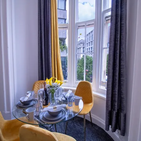 Apartment Elegant 3-bedroom On Oxford Street 2gc London