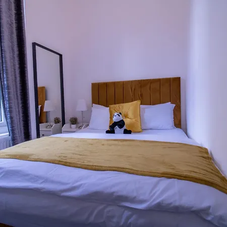 Elegant 3-bedroom On Oxford Street 2gc
