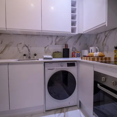 Elegant 3-bedroom On Oxford Street 2gc Apartment
