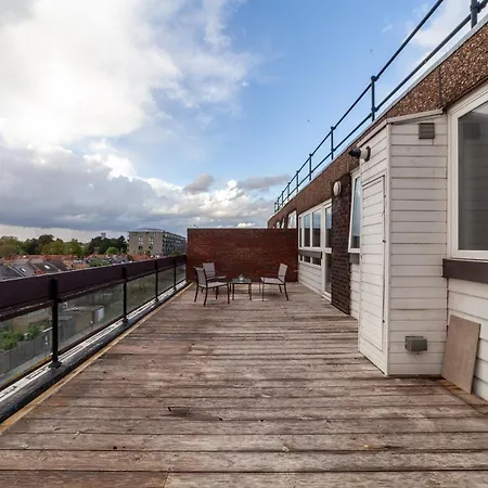 The Shepherd's Bush Collection Apartment *