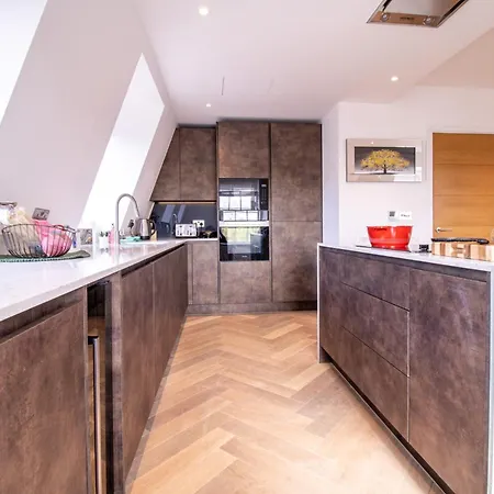 Elegant 3-bedroom Penthouse In Marble Arch 70 * London