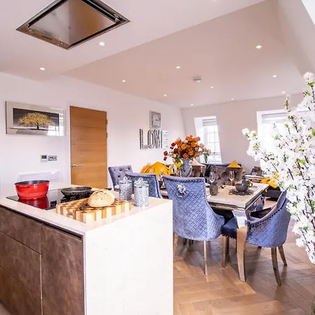 Elegant 3-bedroom Penthouse In Marble Arch 70 *
