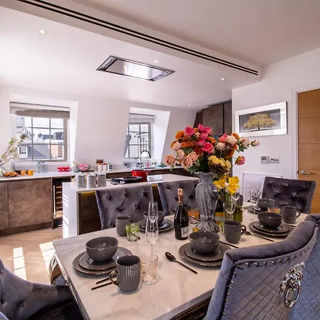 Elegant 3-bedroom Penthouse In Marble Arch 70 Apartment *