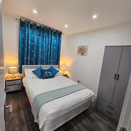 Private One Bedroom Flat In Barnet, London *