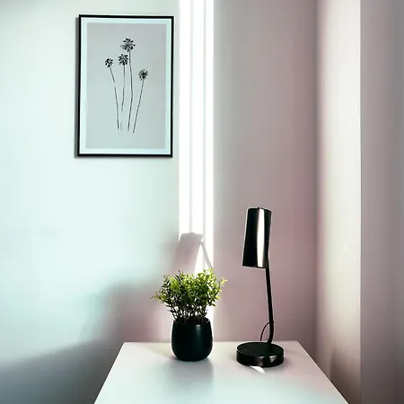 Luxe Penthouse Retreat: With Free Parking! Apartment Brentford