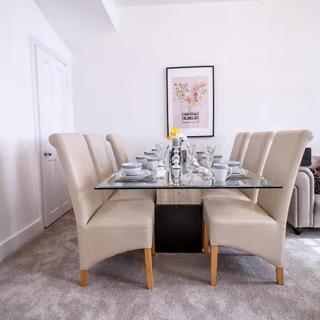 Mayfair Maisonette Chic Spacious 2-bed - 33a アパート *