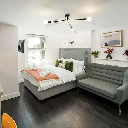 Notting Hill By Sleepy *