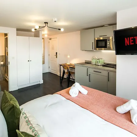Notting Hill By Sleepy *