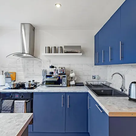 Beautiful Flat In Fulham - Great Views!- Sleeps 6 * London