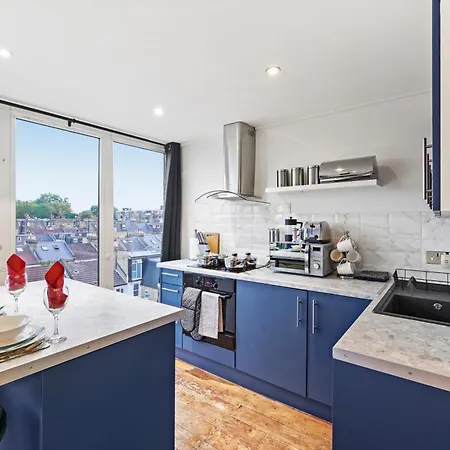 Beautiful Flat In Fulham - Great Views!- Sleeps 6 Apartment *