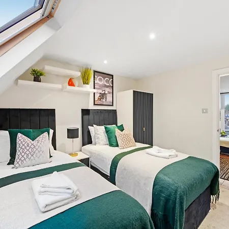 Beautiful Flat In Fulham - Great Views!- Sleeps 6 London