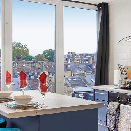 Beautiful Flat In Fulham - Great Views!- Sleeps 6