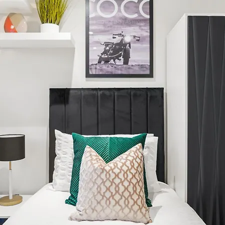 Apartment Beautiful Flat In Fulham - Great Views!- Sleeps 6 London