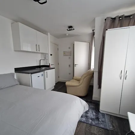 En-suite Mitcham Pensión