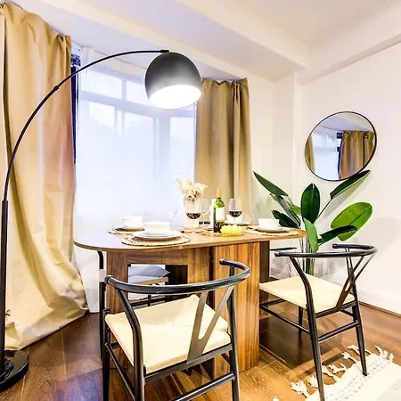 Hyde Park Apartment