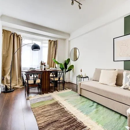 Hyde Park Apartment London