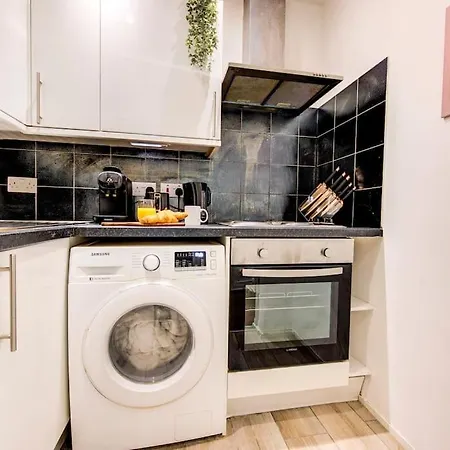 Hyde Park Apartment *
