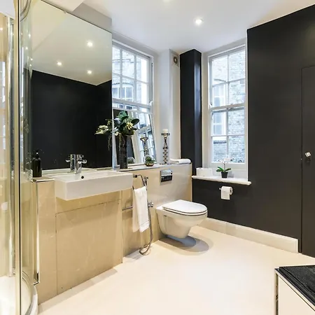 Buckinghampalace-belgravia-saintsjames-trafalgar Square-victoria Villa *
