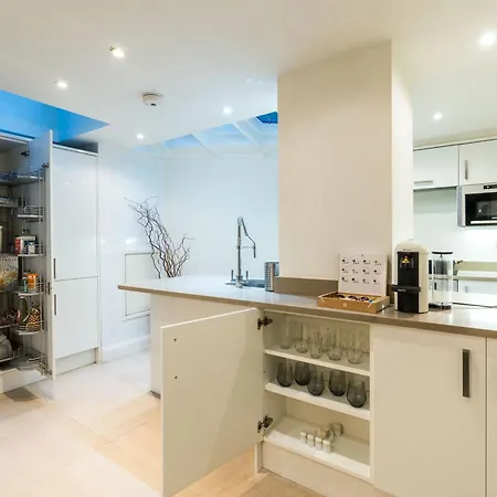 Buckinghampalace-belgravia-saintsjames-trafalgar Square-victoria Villa *