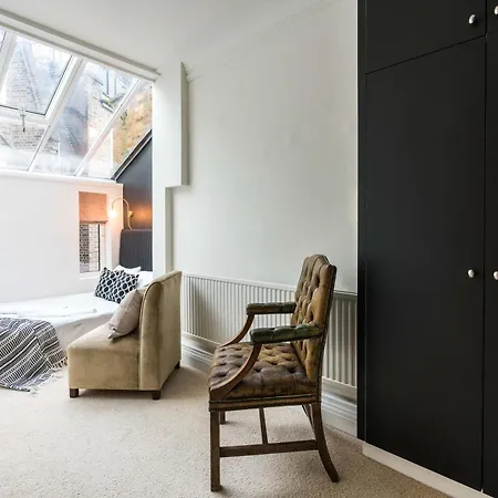 Buckinghampalace-belgravia-saintsjames-trafalgar Square-victoria Villa