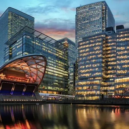 Apartment Brand New Flat - Canary Wharf *