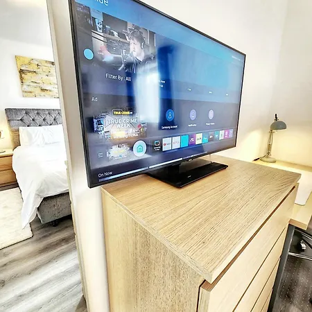 Brand New Flat - Canary Wharf Apartment
