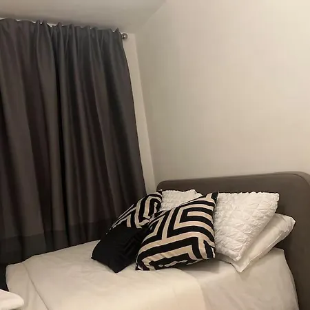 Beautiful Flat One Bedroom In