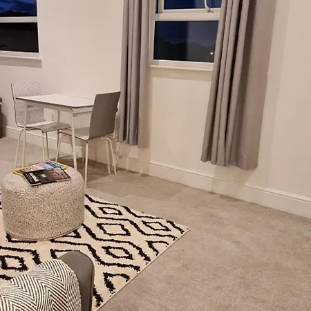 London Serviced Sweet Luxe Estates * Croydon