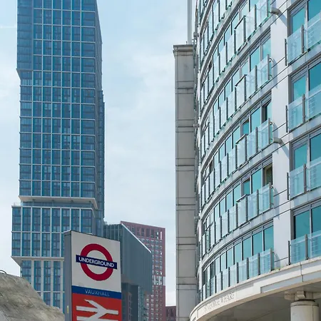 Vauxhall Luxury Manhattan *