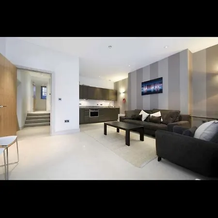 Mayfair 2 Bed Apartment *