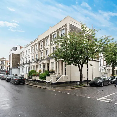 Elegant Flat Near Notting Hill By Underthedoormat London