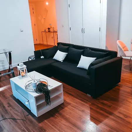 Apartment 02 Arena View