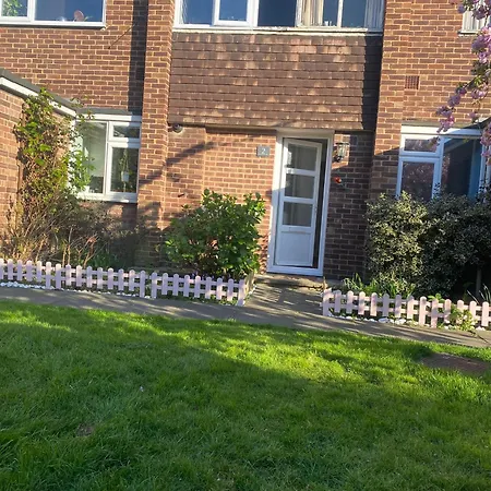 Homestay Richmond - Double Bedroom With Garden View *