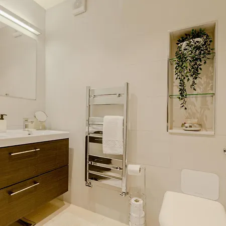Fantastic Multilevel 3br, Vibrant Angel, 5min Tube London
