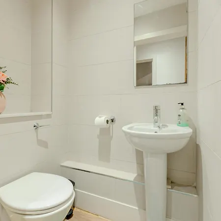 Fantastic Multilevel 3br, Vibrant Angel, 5min Tube *