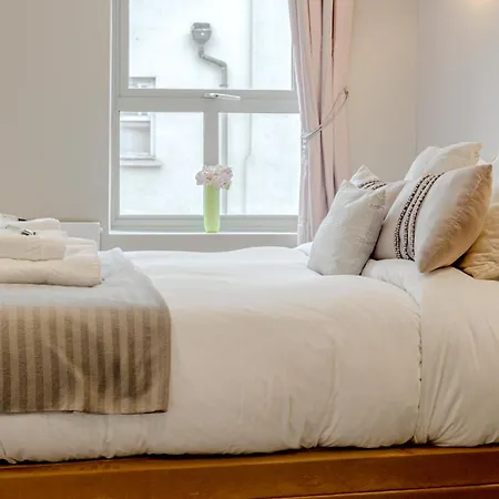 Fantastic Multilevel 3br, Vibrant Angel, 5min Tube London