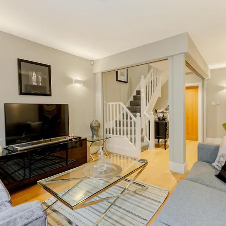 Holiday home Fantastic Multilevel 3br, Vibrant Angel, 5min Tube