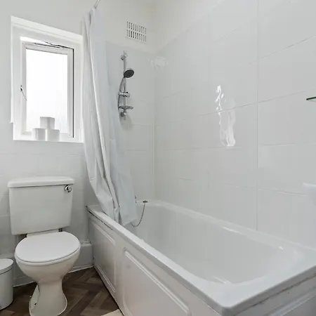 Wembley Stadium 2 Bed Aprt