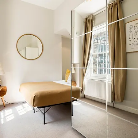 Comfortable In Shoreditch High Street Apartment