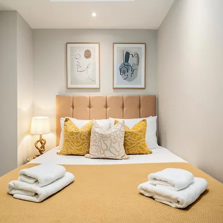 Comfortable In Shoreditch High Street * London