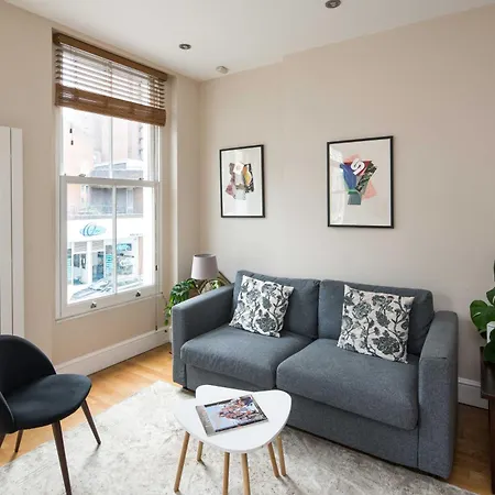 Stylish On The Kings Road Apartment *