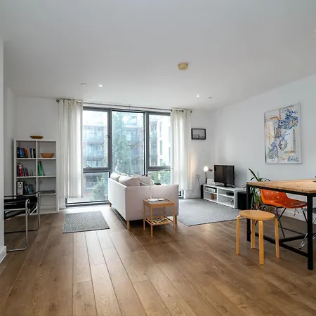Guestready - Chic With Balcony In London