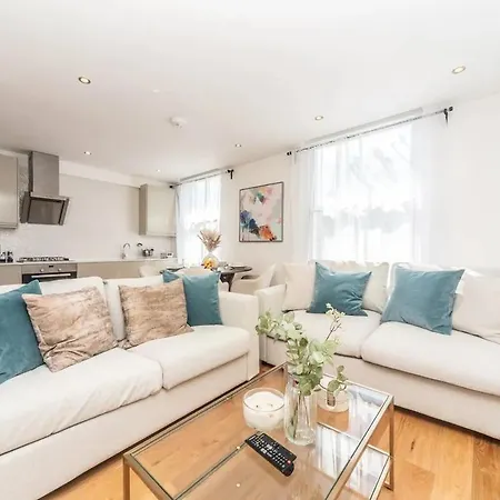 Stunning Spacious En-suite Flat - 6 Min To Trains -pass The Keys *