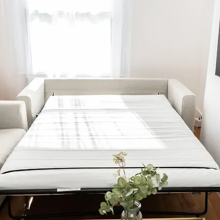 Apartment Stunning Spacious En-suite Flat - 6 Min To Trains -pass The Keys London